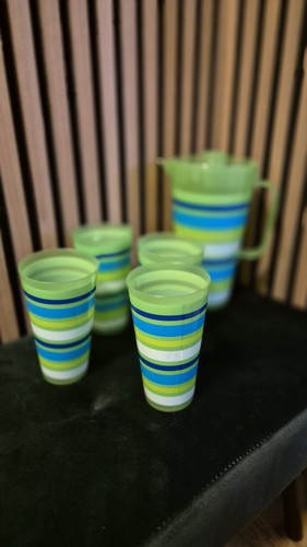 Kanne und becher - und, kunststoff